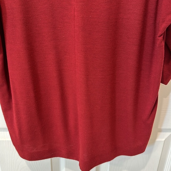 Women’s maroon quarter length sleeve shirt with buttons on arms - Picture 6 of 7